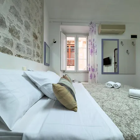 Cozy Lucic 1 I 2 Apartment *